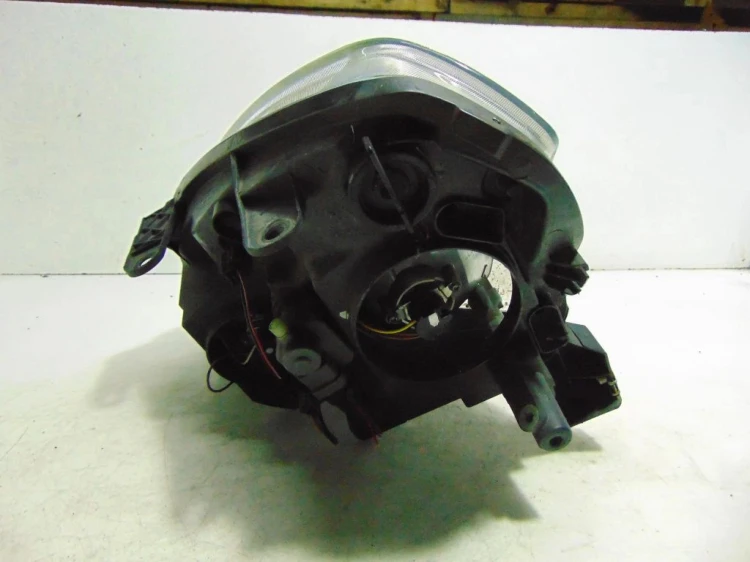 LAMPA PRAWY PRZÓD NISSAN QASHQAI (2007-2013) 1.5 DCI