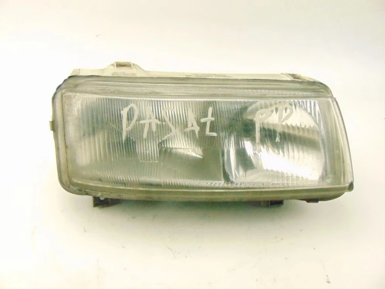 LAMPA PRAWY PRZÓD VOLKSWAGEN PASSAT B4