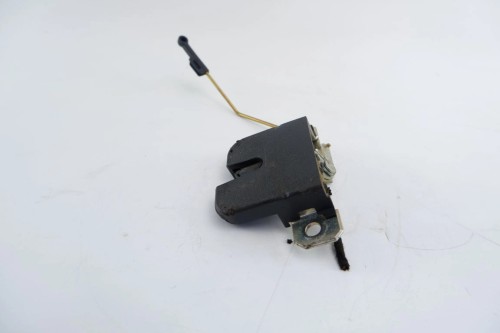 ZAMEK KLAPY BAGAŻNIKA SEAT IBIZA III (2002-2008) 1.4 16V 6L6827505A