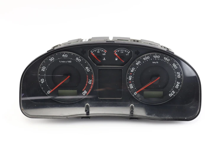 LICZNIK SKODA SUPERB I (2001-2006) 2.0 8V 115KM 3U0920810C