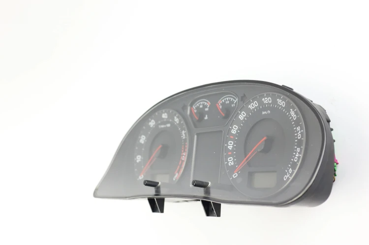 LICZNIK SKODA SUPERB I (2001-2006) 2.0 8V 115KM 3U0920810C