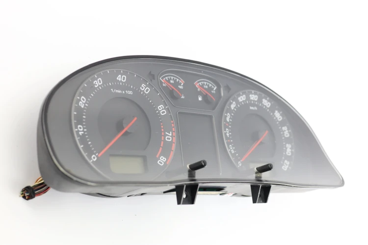LICZNIK SKODA SUPERB I (2001-2006) 2.0 8V 115KM 3U0920810C