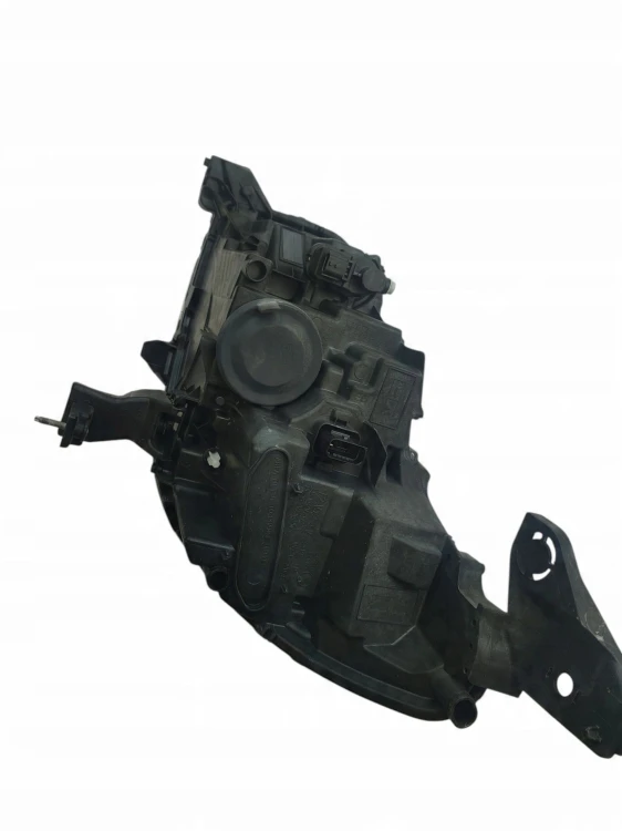 LAMPA PRAWY PRZÓD PEUGEOT 2008 II (2019-2023) 1.2 PureTech 100KM 9833036080