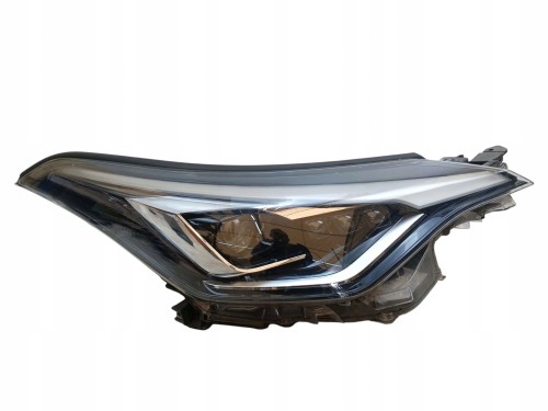 LAMPA PRAWY PRZÓD TOYOTA C-HR I LIFT (2019-2023) 1.8 HYBRID 122KM 81110-F42
