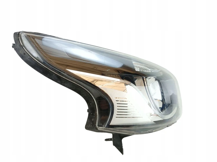 LAMPA PRAWY PRZÓD FIAT TALENTO (2016-2020) 1.6 D 145KM 260104509R