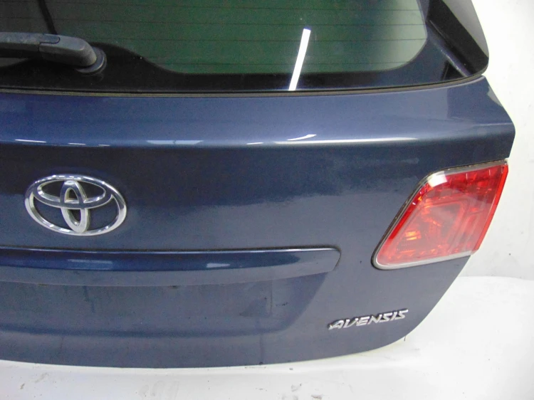 KLAPA BAGAŻNIKA TOYOTA AVENSIS III T27