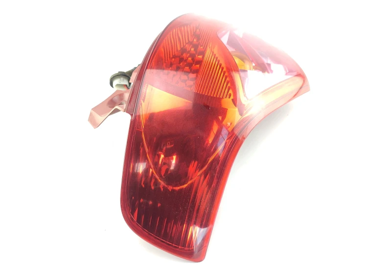 LAMPA LEWY TYŁ SUZUKI SWIFT IV LIFT (2008-2010) 1.5 102KM 5696S1-R
