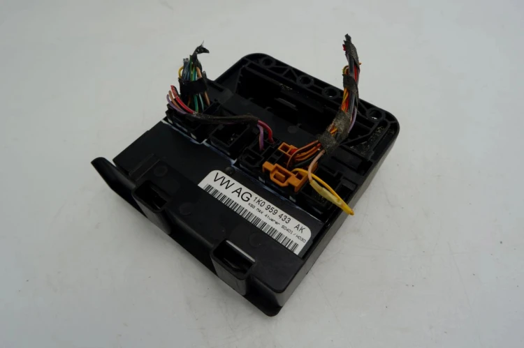 ZESTAW STARTOWY VOLKSWAGEN JETTA (2005-2011) 2.0 TDI 03G906021FN