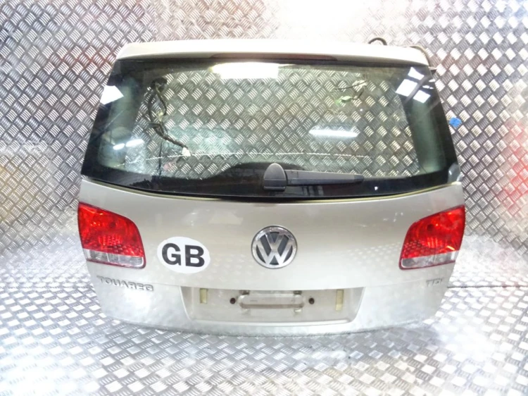 KLAPA BAGAŻNIKA VOLKSWAGEN TOUAREG