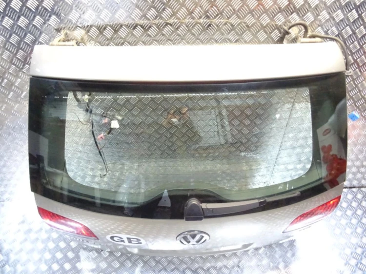KLAPA BAGAŻNIKA VOLKSWAGEN TOUAREG