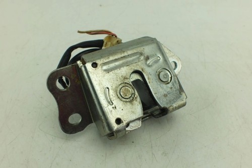 ZAMEK KLAPY BAGAŻNIKA TOYOTA YARIS I (1999-2005) 1.0 16V