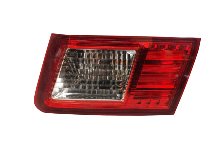 LAMPA PRAWY TYŁ W KLAPE HONDA ACCORD VIII (2008-2010) 2.2 I-DTEC 150KM P747