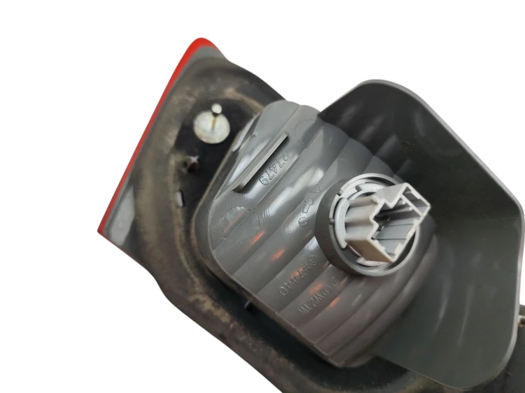 LAMPA PRAWY TYŁ W KLAPE HONDA ACCORD VIII (2008-2010) 2.2 I-DTEC 150KM P747