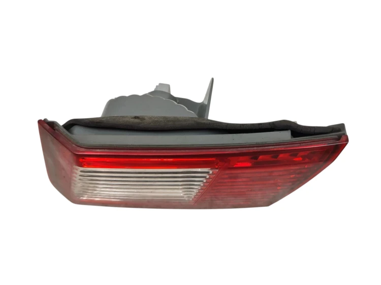 LAMPA PRAWY TYŁ W KLAPE HONDA ACCORD VIII (2008-2010) 2.2 I-DTEC 150KM P747