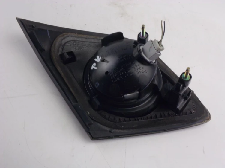 LAMPA PRAWY TYŁ W KLAPE MAZDA 3 I (2003-2009) STANLEY P2913