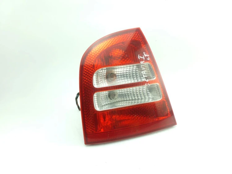 LAMPA LEWY TYŁ SKODA OCTAVIA I 1.6 16V 1U6945095