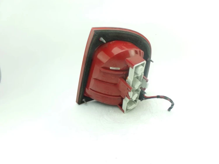 LAMPA LEWY TYŁ SKODA OCTAVIA I 1.6 16V 1U6945095