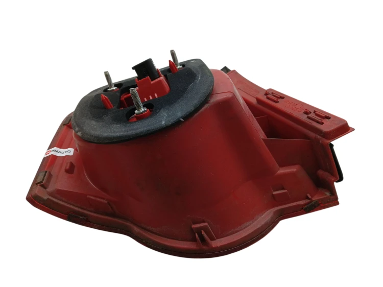 LAMPA PRAWY TYŁ VOLKSWAGEN PASSAT B6 (2005-2010) 2.0 TDI 140KM 3C5945096C