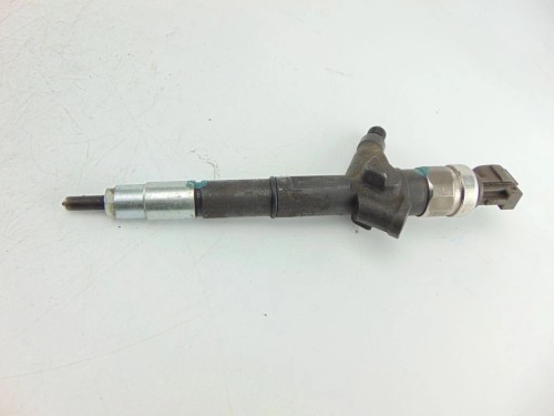 WTRYSKIWACZ NISSAN PRIMERA P12 2.2 DCI DENSO AW421