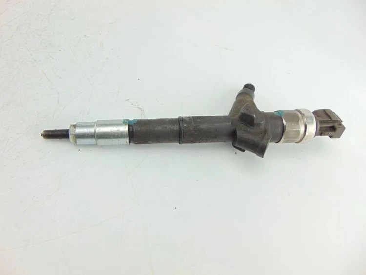 WTRYSKIWACZ NISSAN PRIMERA P12 2.2 DCI DENSO AW421