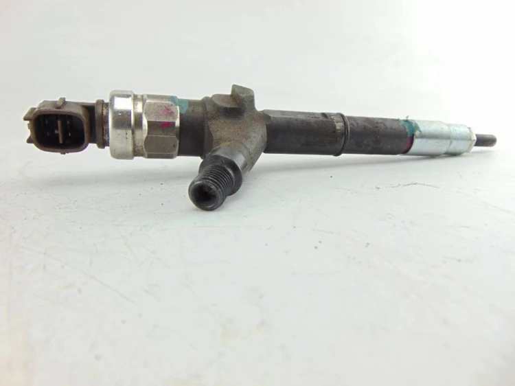 WTRYSKIWACZ NISSAN PRIMERA P12 2.2 DCI DENSO AW421