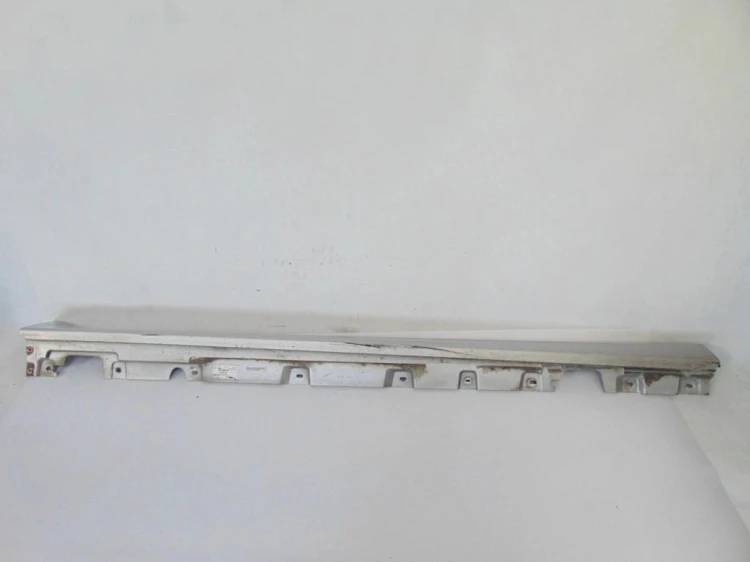 LISTWA PROGOWA PRAWA BMW F10 (2010-2013) 2.0 D 184KM