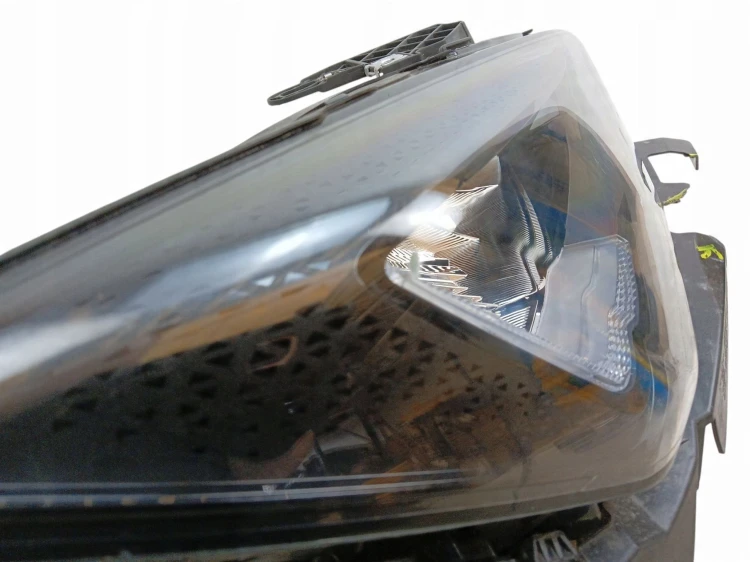 LAMPA PRAWY PRZÓD SEAT LEON IV (2020-) 1.5 TSI 116KM 5FC941006H