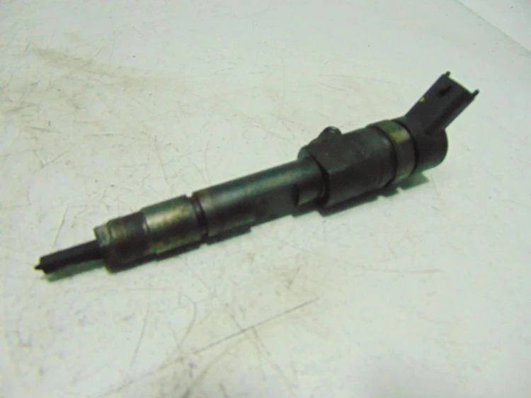 WTRYSKIWACZ RENAULT MEGANE III (2008-2013) 1.9 DCI 0445110328 BOSCH