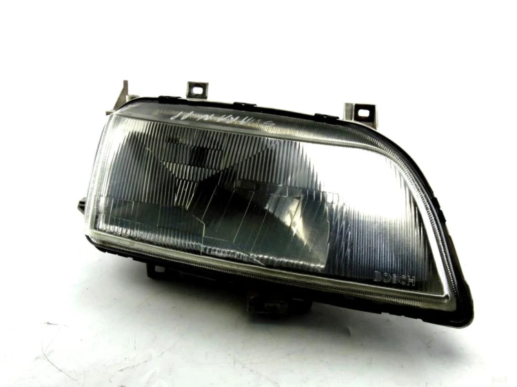 LAMPA PRAWY PRZÓD VOLKSWAGEN SHARAN I (1995-2000) 1.9 TDI 130KM