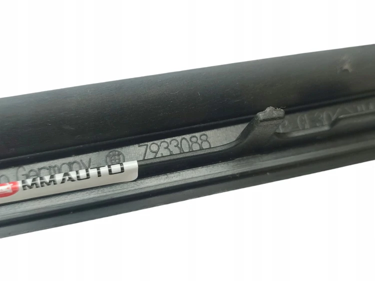 LISTWA SZYBY CZOŁOWEJ PRAWA BMW i4 G26 GRAN COUPE (2021-2024) eDrive40 340K