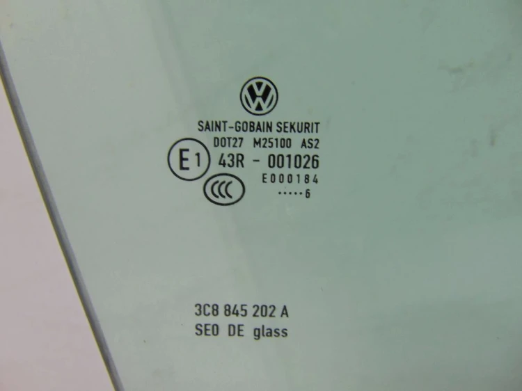 SZYBA DRZWI PRAWY PRZÓD VOLKSWAGEN PASSAT CC (2008-2011) 2.0 TDI 140KM