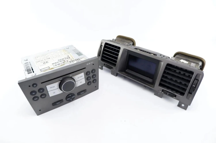 RADIO CD OPEL VECTRA C LIFT(2005-2008) 13113145