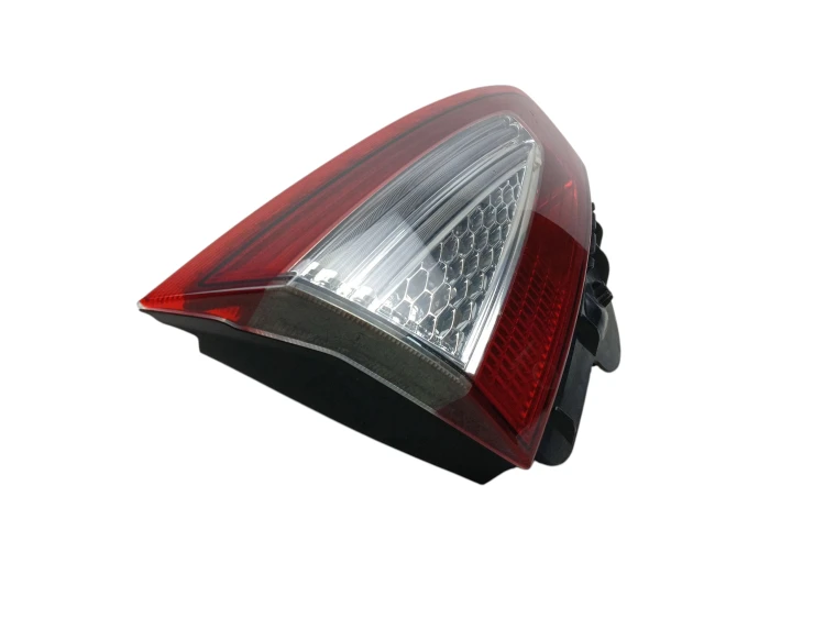 LAMPA LEWY TYŁ W KLAPE FORD MONDEO MK4 LIFT (2010-2014) 2.0 TDCI 140KM BS71