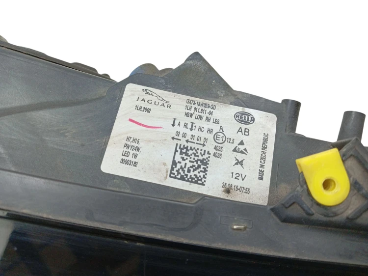LAMPA PRAWY PRZÓD JAGUAR XE X760 (2015-2019) 2.0 D 163KM GX73-13W029-GD