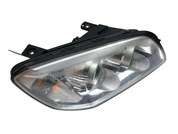 LAMPA PRAWY PRZÓD CHEVROLET CAPTIVA I (2006-2010) 2.4 16V 136KM