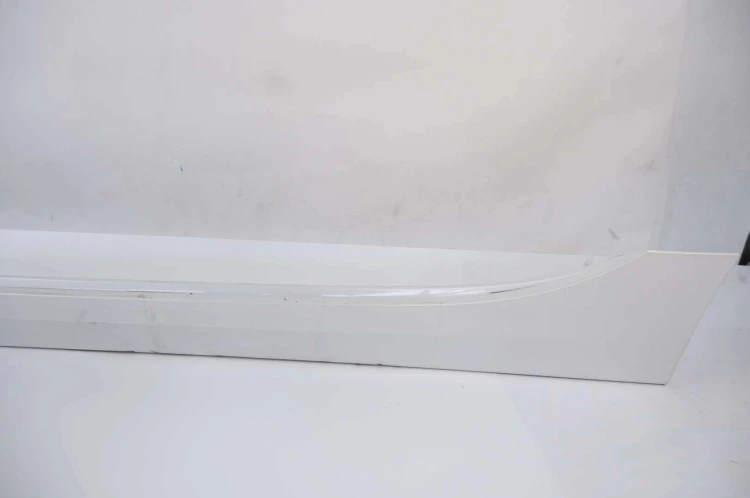LISTWA PROGOWA LEWA BMW F40 (2019-) 1.5 D 116KM 7461381