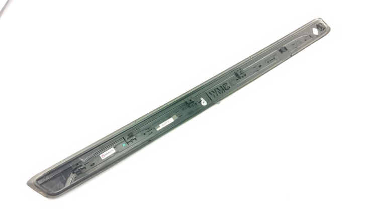 LISTWA PROGOWA PRAWA BMW E81 LIFT(2007-2011) 2.0 D 60829010