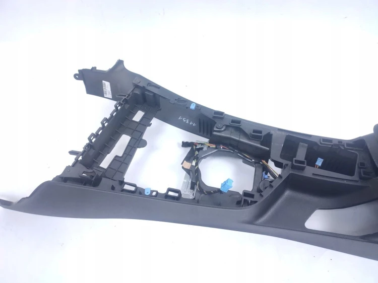 TUNEL ŚRODKOWY PODŁOKIETNIK BMW F21 (2011-2015) 1.6 T 136KM