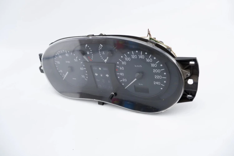 LICZNIK RENAULT CLIO II (1998-2003) 1.2 8V 8200072506