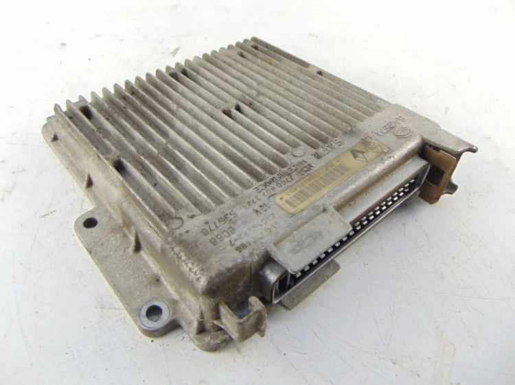 KOMPUTER STEROWNIK SILNIKA RENAULT KANGOO I (1998-2003) 7700108453
