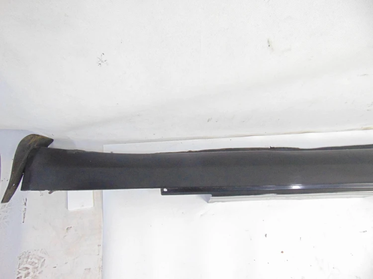 LISTWA PROGOWA PRAWA MASERATI QUATTROPORTE V (2004-2012)