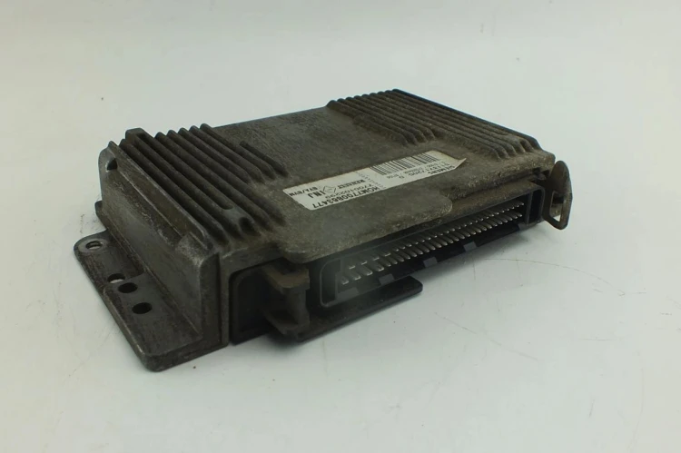 KOMPUTER STEROWNIK SILNIKA RENAULT LAGUNA I 2.0 16V 7700102299