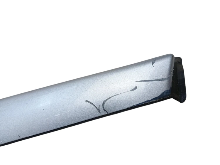 LISTWA SZYBY CZOŁOWEJ PRAWA CITROEN C5 III (2008-2010) 2.0 16V 140KM 965914