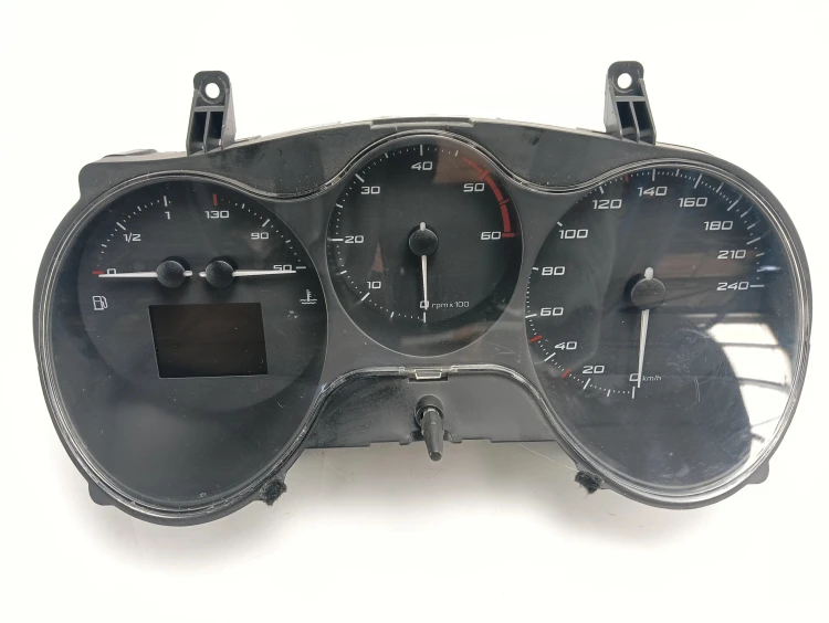 LICZNIK SEAT LEON II LIFT (2009-2012) 1.6 TDI 105KM 1P0920810M