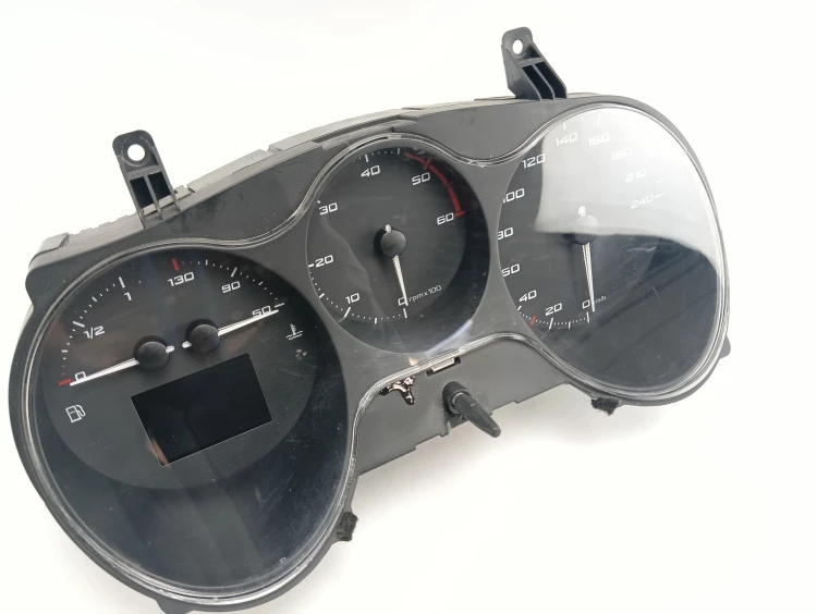 LICZNIK SEAT LEON II LIFT (2009-2012) 1.6 TDI 105KM 1P0920810M