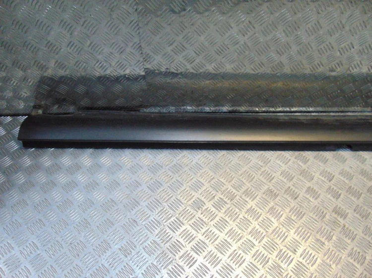 LISTWA PROGOWA PRAWA HYUNDAI TUCSON I (2004-2010) 2.0 16V