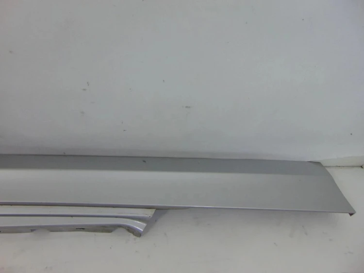 LISTWA PROGOWA PRAWA BMW E88 2.0 D N47D20A