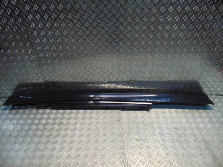 LISTWA PROGOWA PRAWA BMW E82 (2007-2011) 123D N47D20D 204KM
