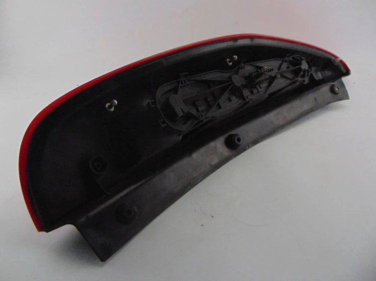 LAMPA PRAWY TYŁ MITSUBISHI COLT Z30 (2004-2012) 1.5 DID
