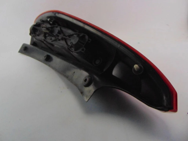 LAMPA PRAWY TYŁ MITSUBISHI COLT Z30 (2004-2012) 1.5 DID